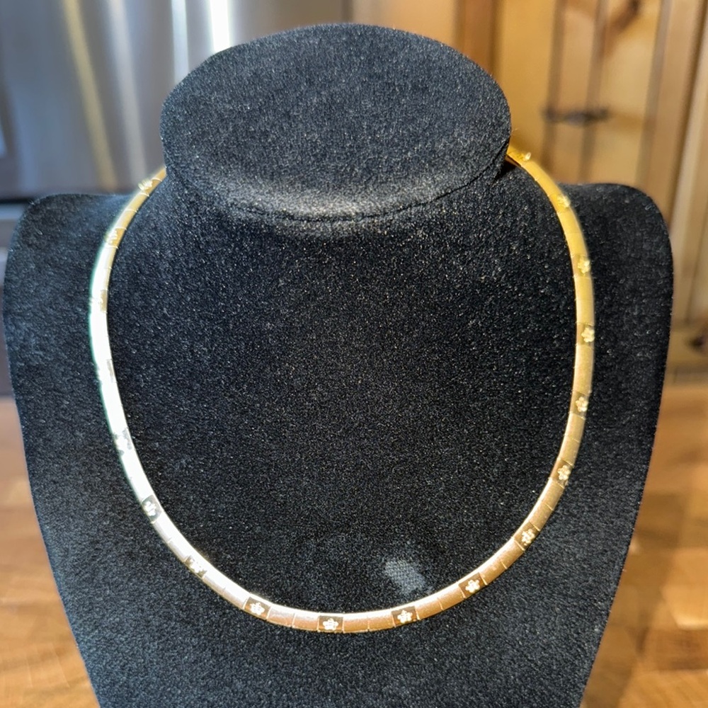 Elegant Gold Necklace